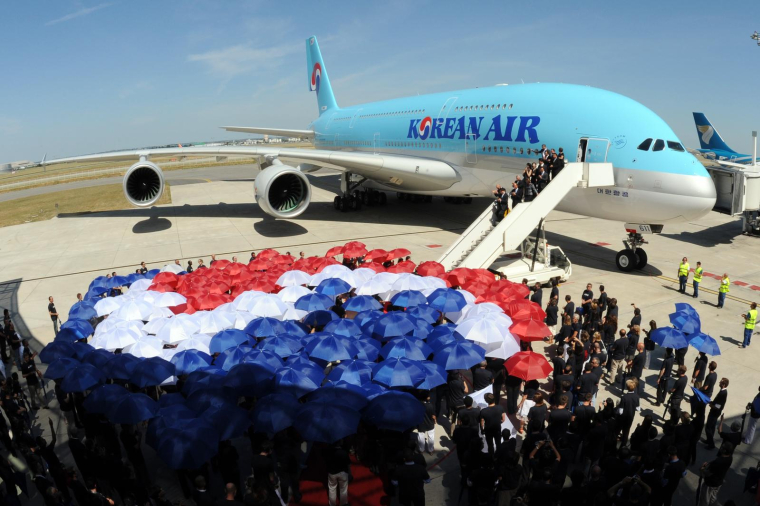 La compagnie aérienne sud-coréenne Korean Air a annoncé le 12 décembre 2024 avoir acquis une participation majoritaire dans sa concurrente et compatriote Asiana Airlines pour l'équivalent de 1,05 milliard de dollars ( AFP / PASCAL PAVANI )