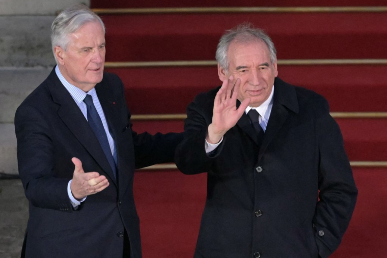 Michel Barnier et François Bayrou à Paris, le 13 décembre 2024. ( POOL / BERTRAND GUAY )