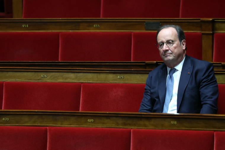 François Hollande à Paris, le 4 décembre 2024. ( AFP / ALAIN JOCARD )