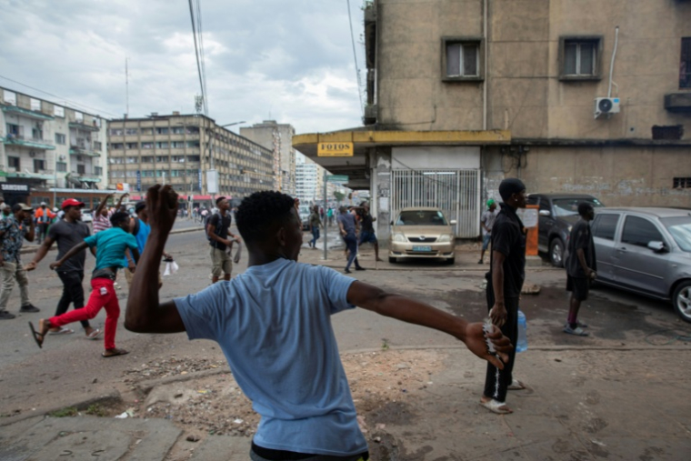 Des heurts entre manifestants et policiers à Maputo, le 27 novembre 2024 ( AFP / ALFREDO ZUNIGA )