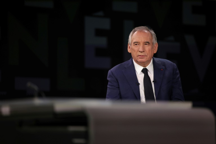 Le Premier ministre François Bayrou sur le plateau de l'émission "L'Evénement" sur France 2 le 19 décembre 2024 à Paris ( AFP / Valentine CHAPUIS )