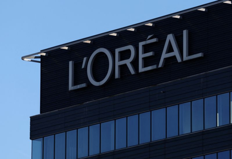 Logo L'Oréal est photographié à Bruxelles, en Belgique