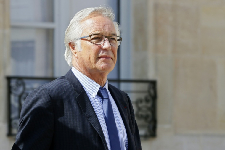 François Rebsamen, alors ministre du Travail, à la sortie du Conseil des ministres à l'Elysée, le 26 août 2015 à Paris ( AFP / PATRICK KOVARIK )