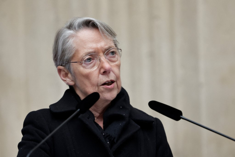 Elisabeth Borne, le 24 décembre 2024, à Paris ( AFP / STEPHANE DE SAKUTIN )