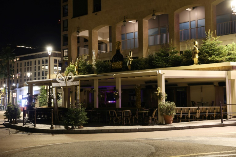 Le bar "Le Lamparo", le 24 décembre 2024 à Ajaccio, en Corse, où un homme a été tué par balle et six autres personnes blessées dans la nuit du 23 décembre 2024 ( AFP / Pascal POCHARD-CASABIANCA )