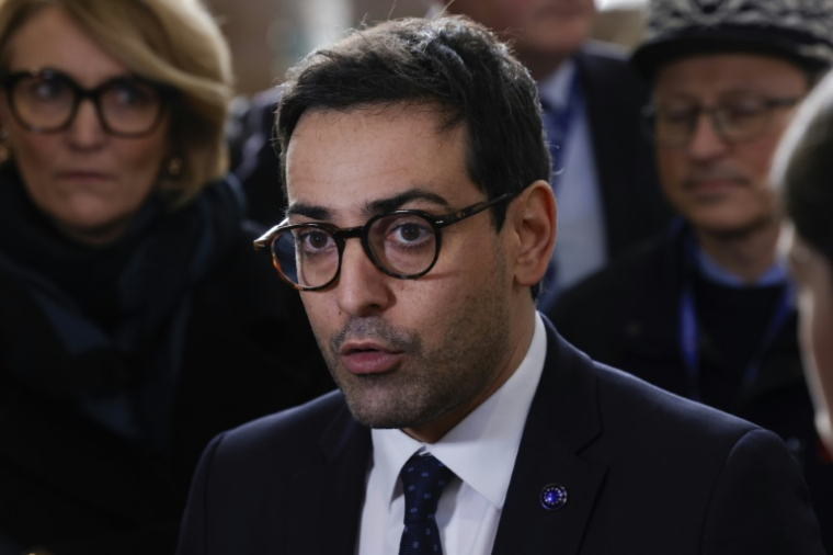 Stéphane Séjourné, vice-président de la Commission européenne, en charge de la stratégie industrielle, à l'aéoport de Roissy-Charles de Gaulle, le 20 décembe 2024. ( AFP / GEOFFROY VAN DER HASSELT )