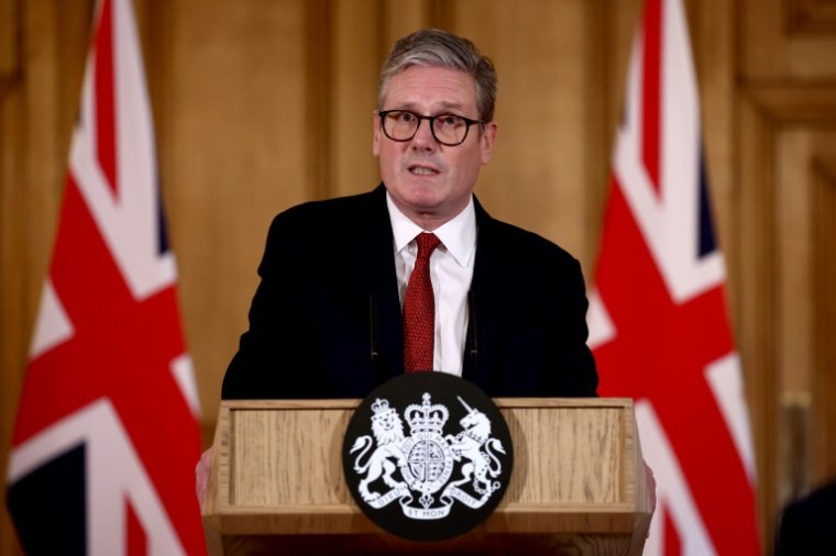 Le Premier ministre britannique Keir Starmer lors d'une conférence de presse au 10 Downing Street, le 1er août 2024 à Londres, après des affrontements qui ont suivi l'attaque mortelle au couteau à Southport fin juillet ( AFP / HENRY NICHOLLS )